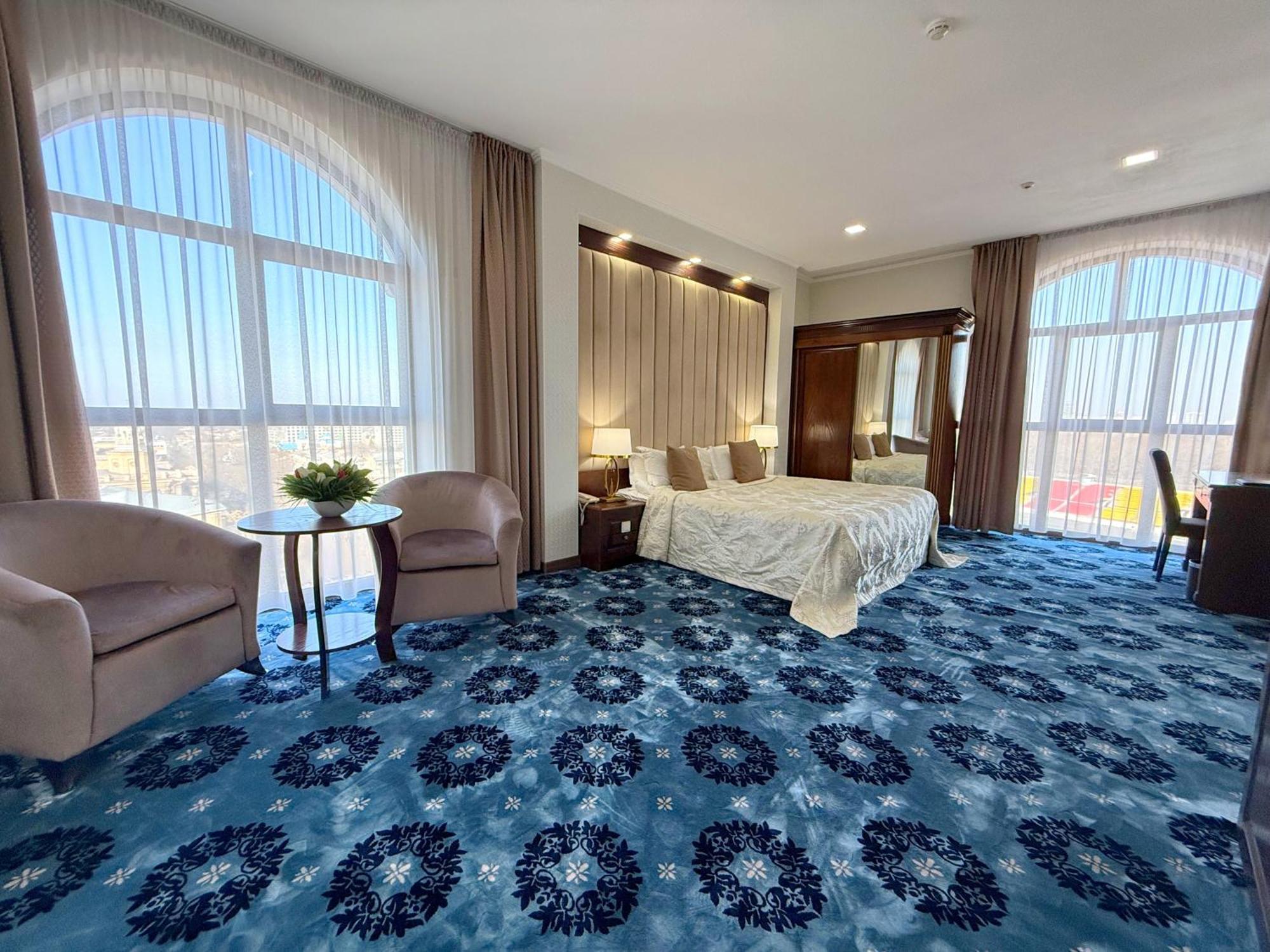 Plaza Hotel Biskek Kültér fotó