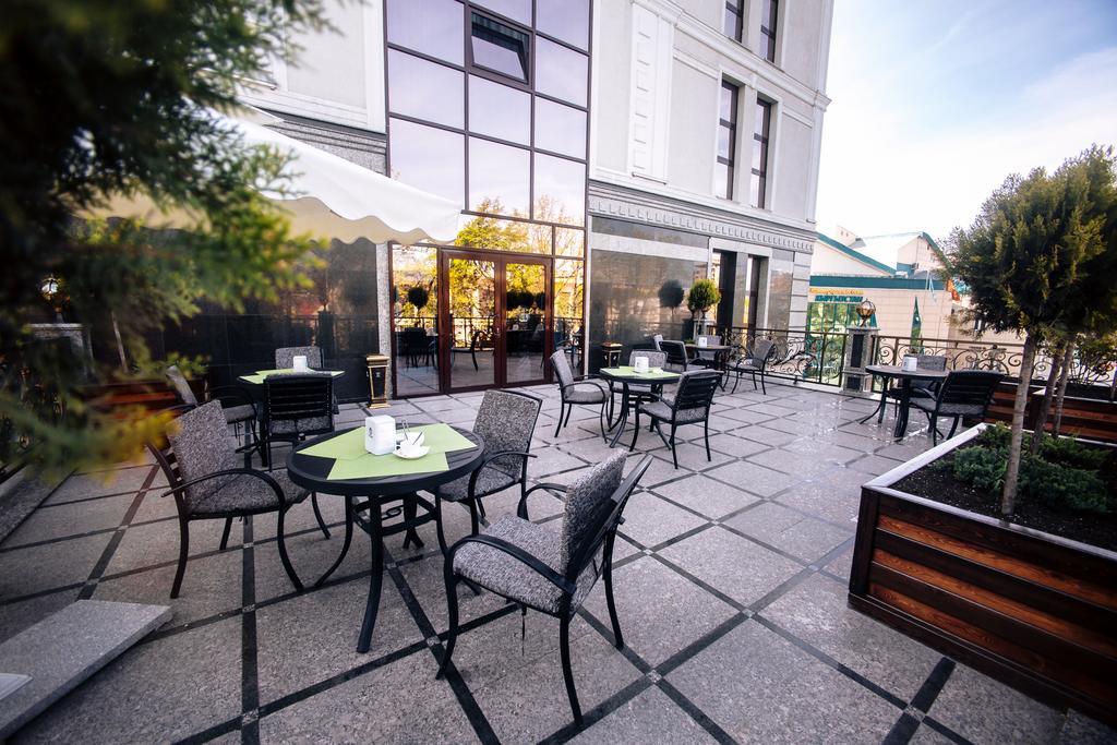 Plaza Hotel Biskek Kültér fotó