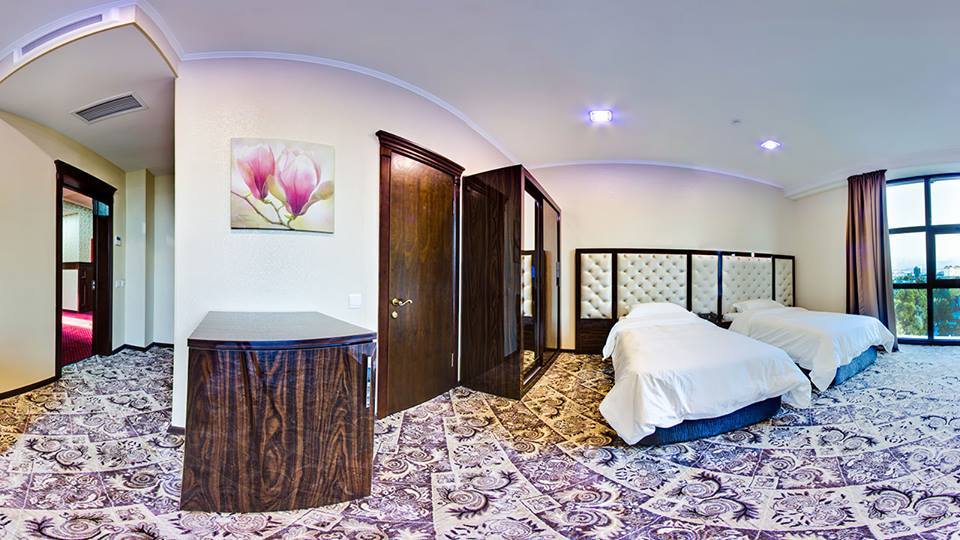 Plaza Hotel Biskek Kültér fotó