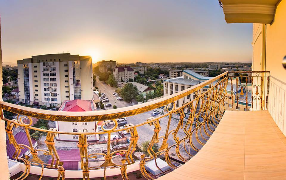 Plaza Hotel Biskek Kültér fotó