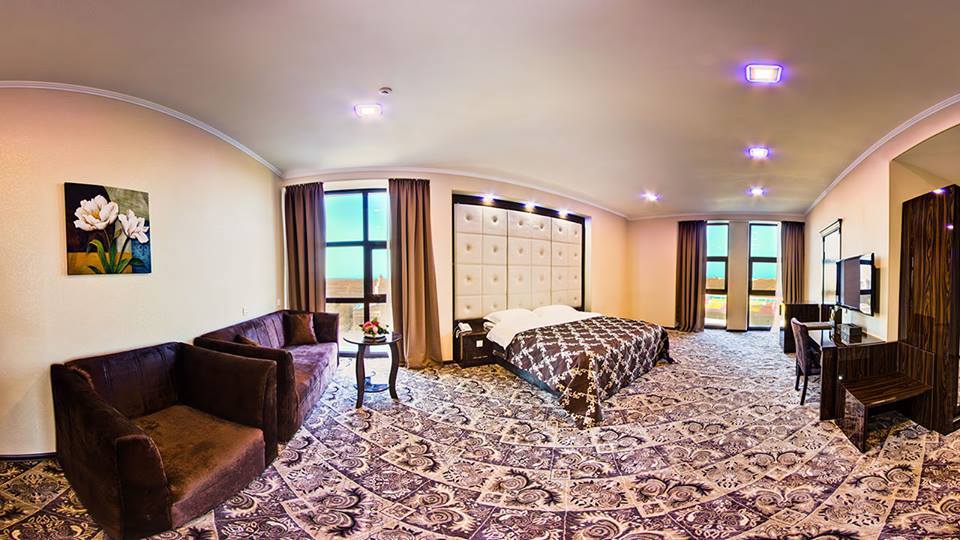 Plaza Hotel Biskek Kültér fotó