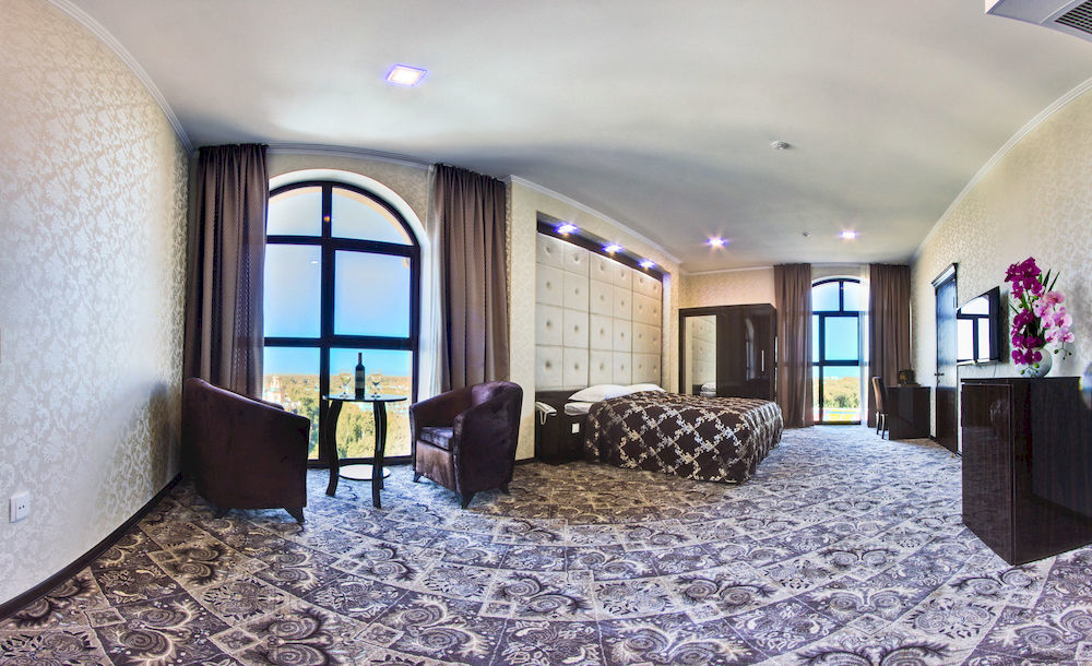 Plaza Hotel Biskek Kültér fotó