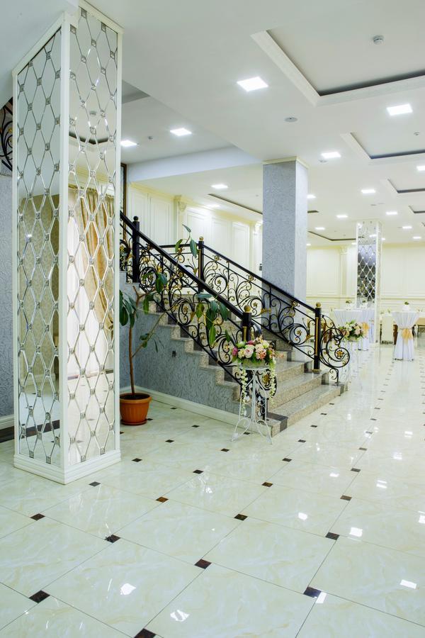 Plaza Hotel Biskek Kültér fotó