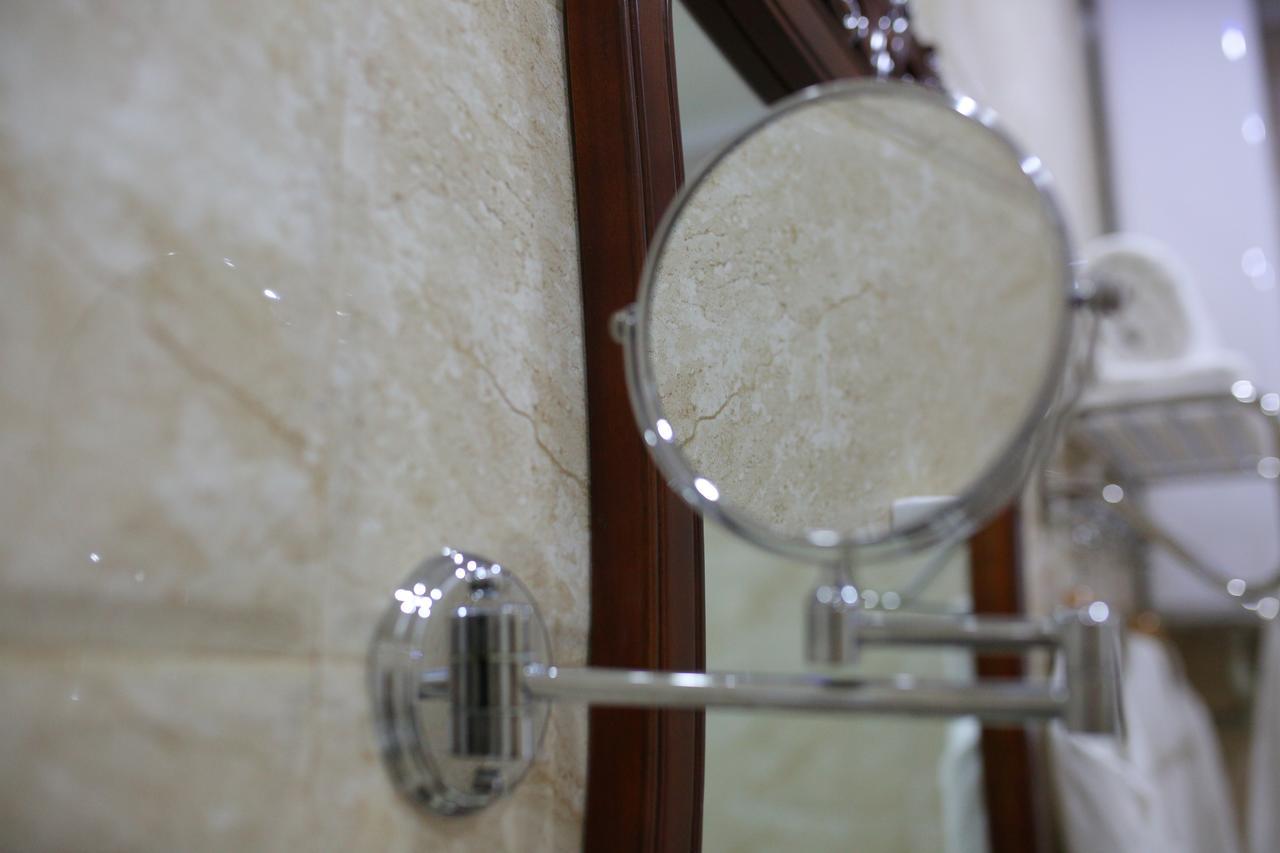 Plaza Hotel Biskek Kültér fotó