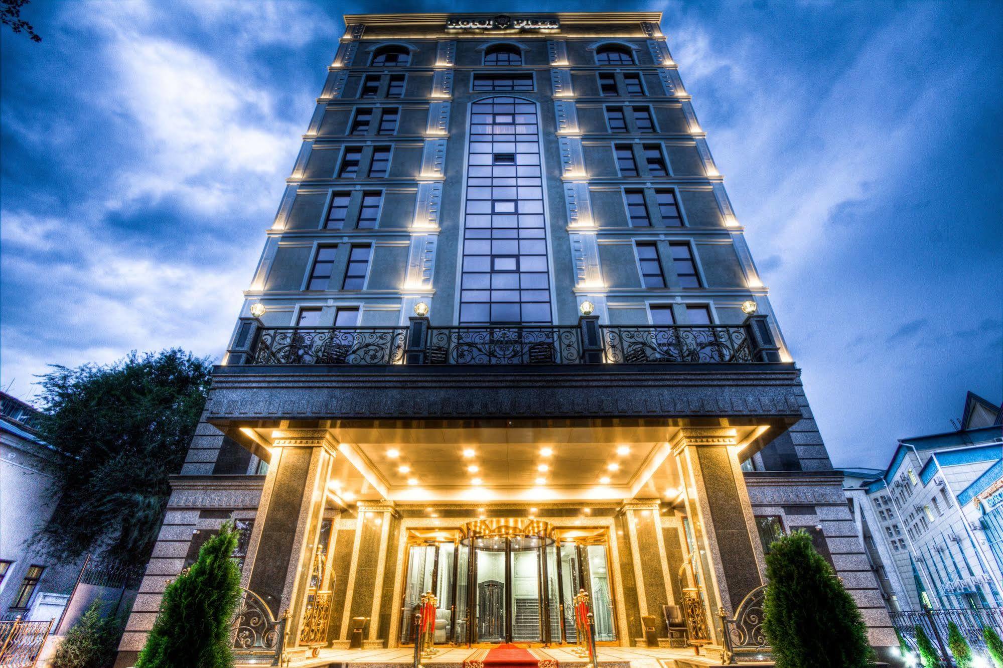 Plaza Hotel Biskek Kültér fotó